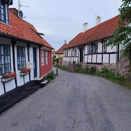 Sandvighus Otel